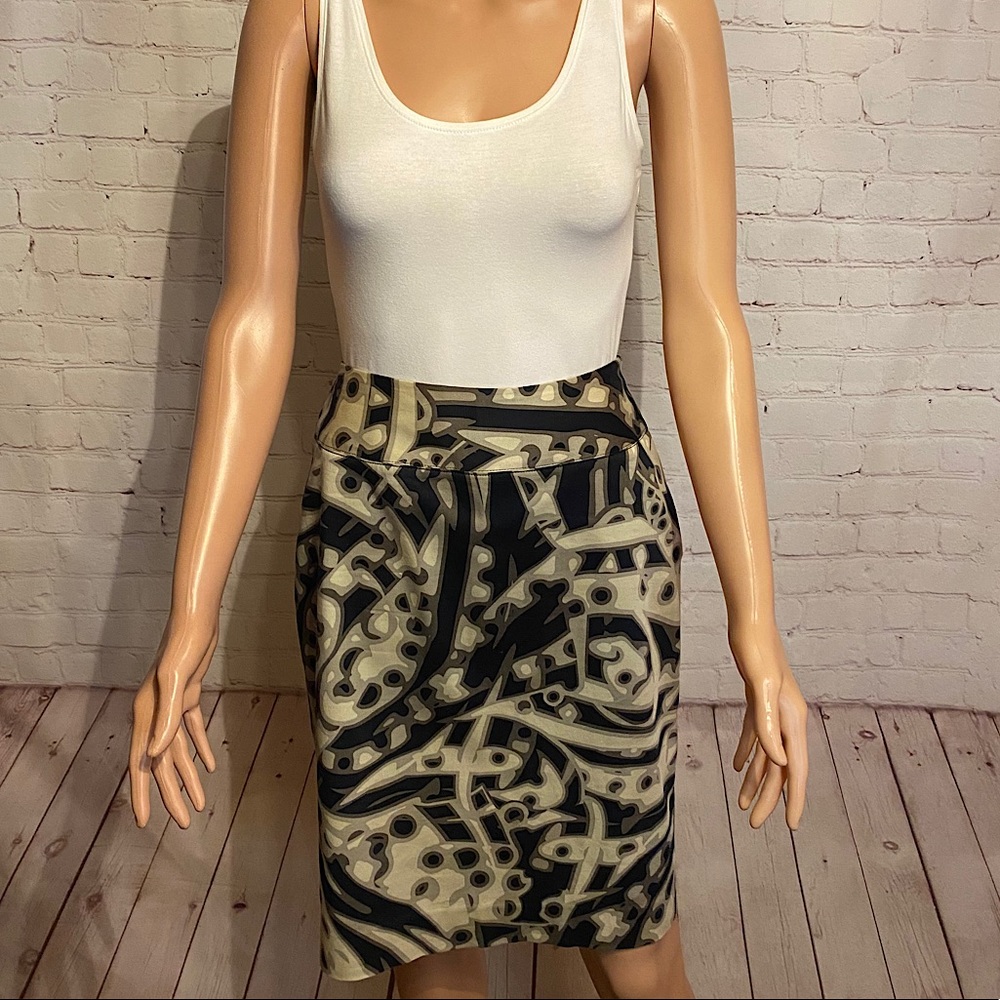 Alfani beautiful patterned pencil skirt size 4 tan & black abstract